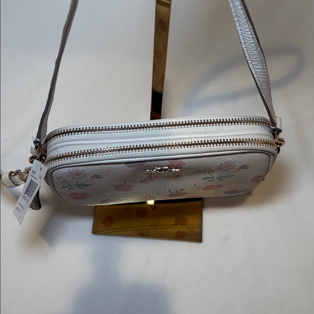 NWT coach crossbody clutch in Daisy field print with pebbled leather - Picture 5 of 9